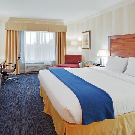 Holiday Inn Express Hotel & Suites Santa Cruz By Ihg מראה חיצוני תמונה