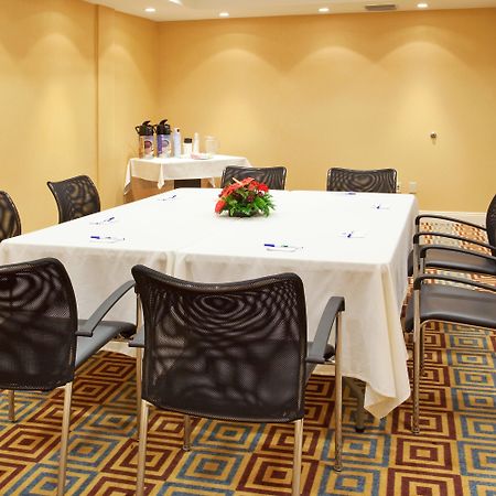 Holiday Inn Express Hotel & Suites Santa Cruz By Ihg מראה חיצוני תמונה